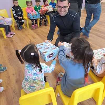 ПЪРВИ КОЛЕДНИ ПОДАРЪЦИ - ДГ Щурче - Гроздьово
